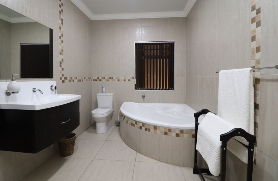 5 Bedroom Property for Sale in Irene Park North West